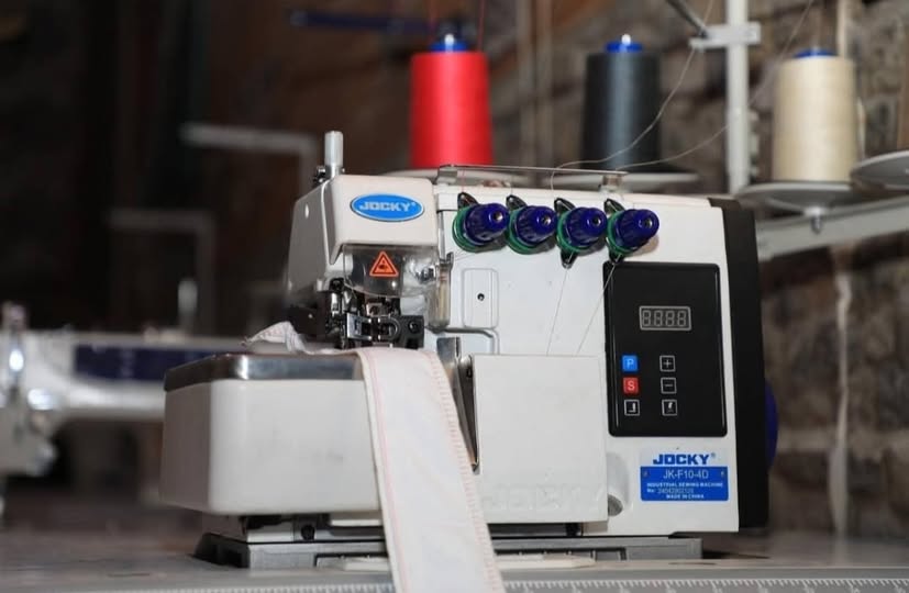 JK-F10-4D Direct drive 4 thread ماكينة اوفر 4فتله